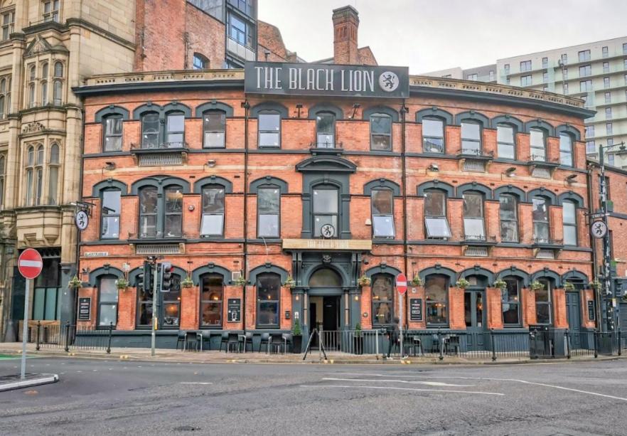 Black Lion Manchester Bed & Breakfast
