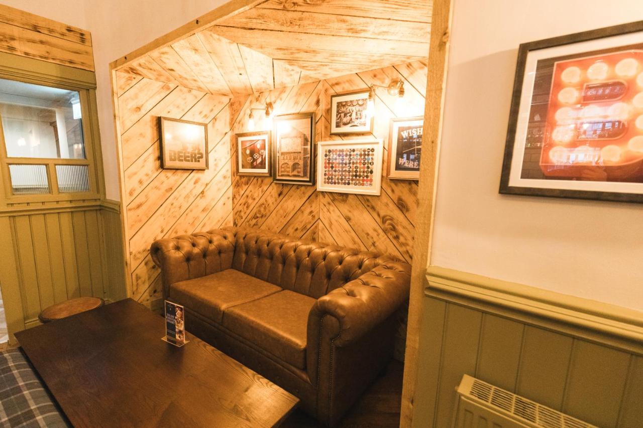 Black Lion Manchester 4*
