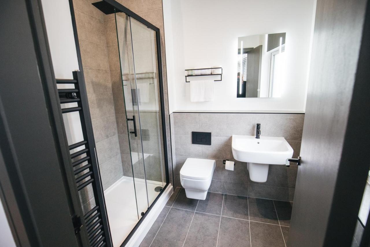 Black Lion Manchester Bed & Breakfast