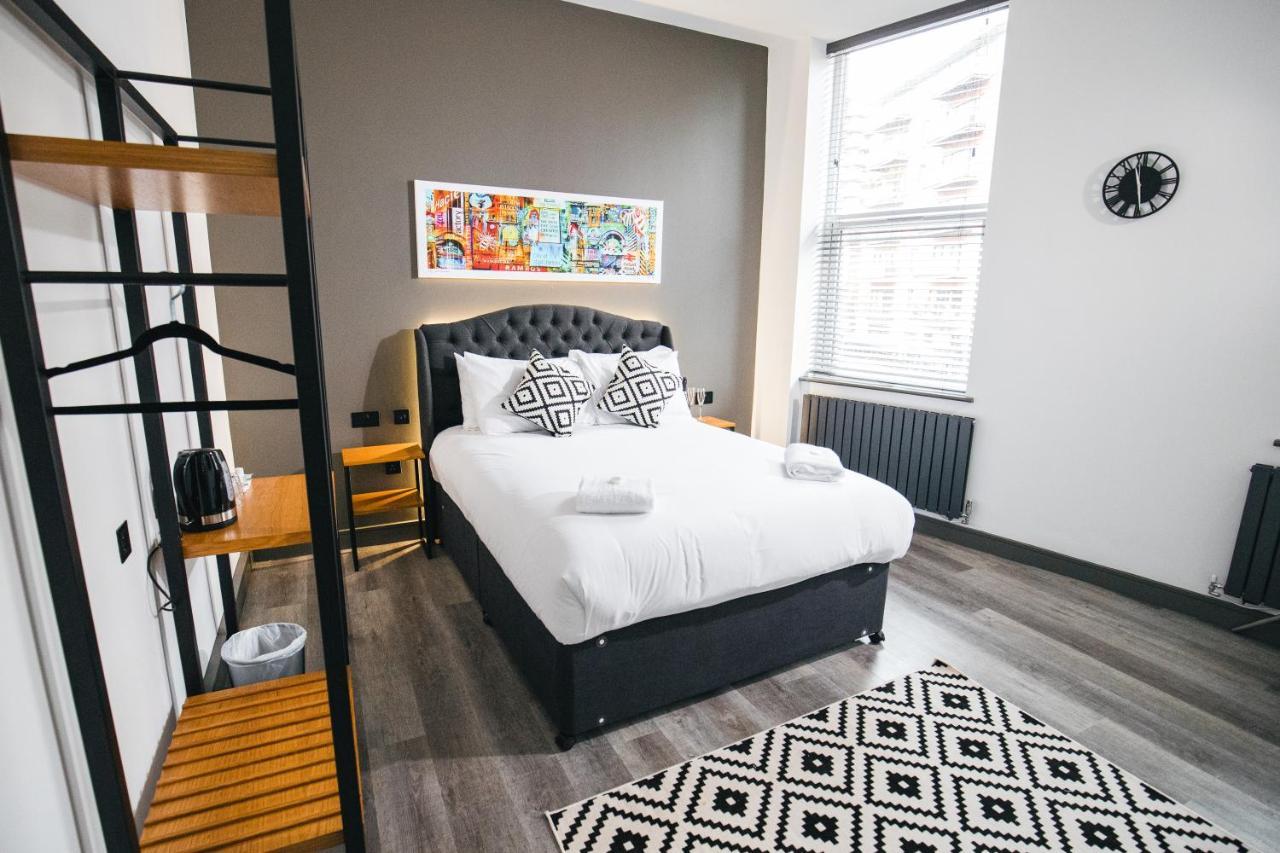 Black Lion Manchester Bed & Breakfast 4*