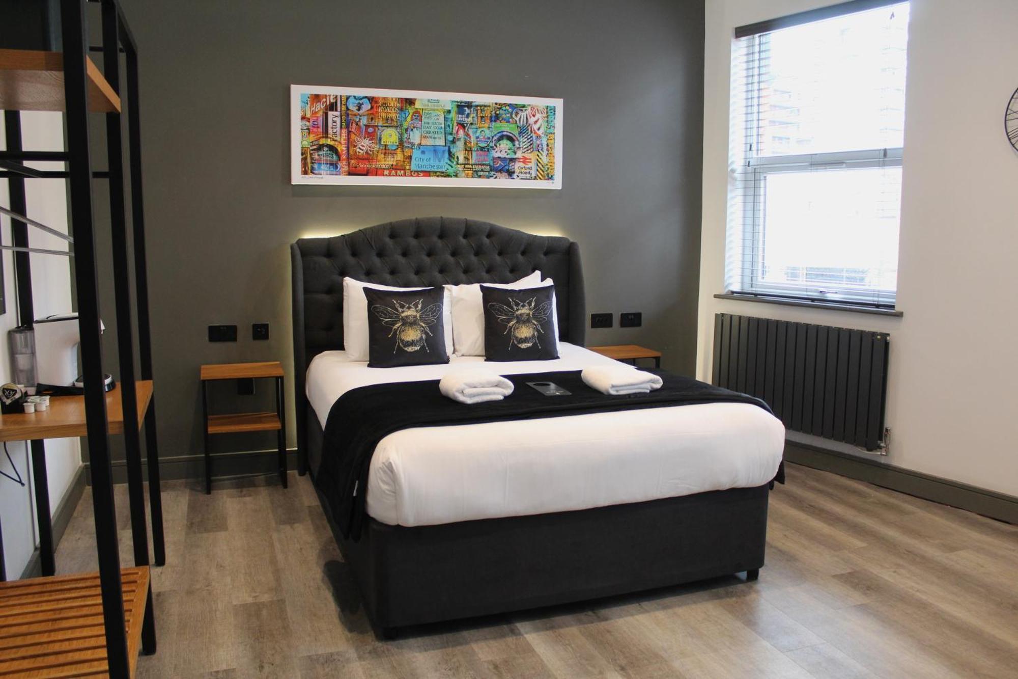 Bed & Breakfast Black Lion Manchester 4*