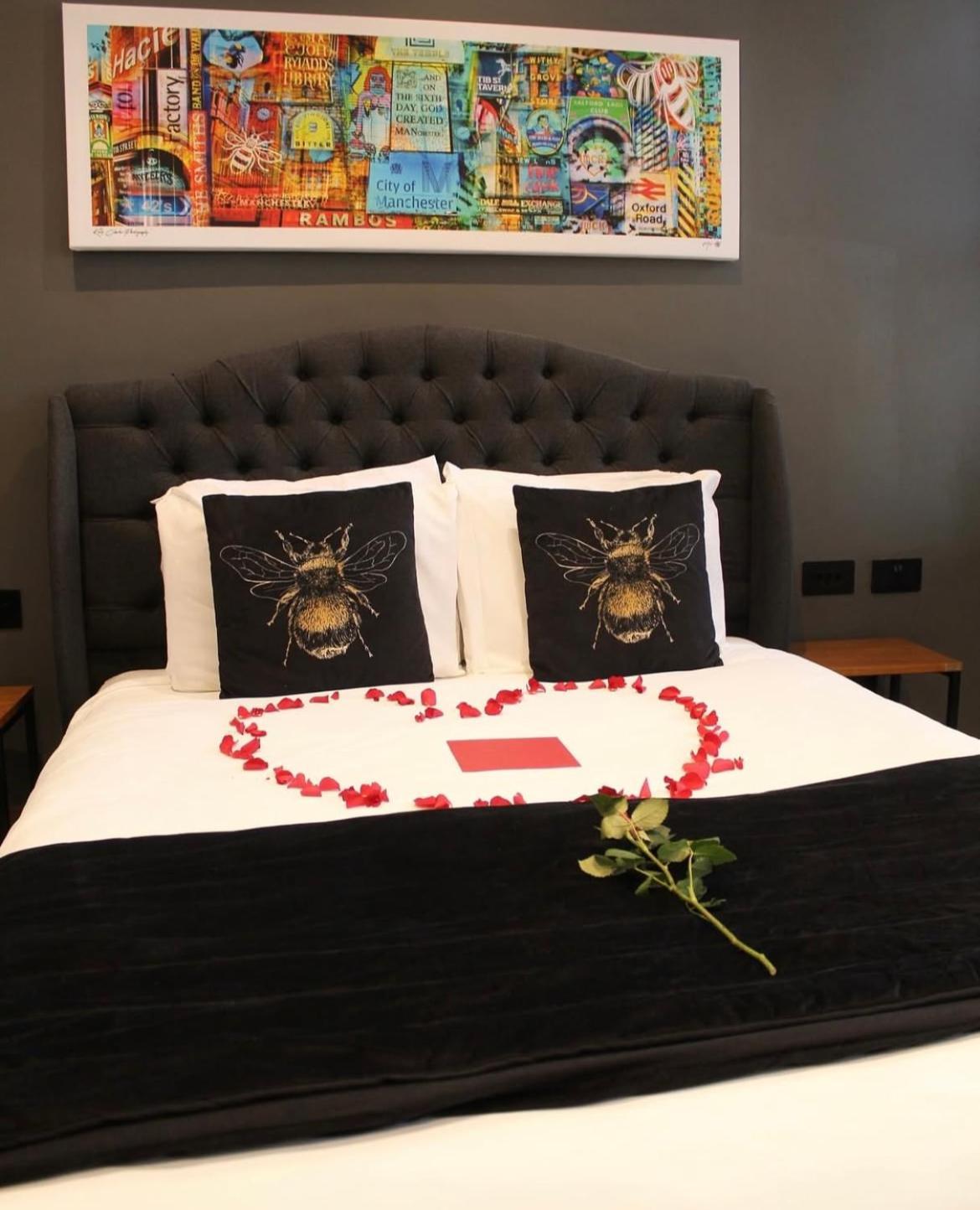 Black Lion Manchester Bed & Breakfast